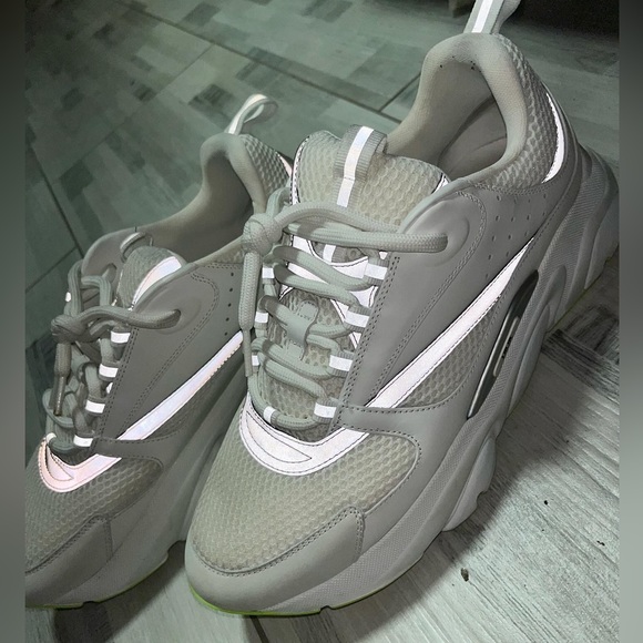 Selling my Diors b22 just not into designer anymore & clearing my closet. - Picture 1 of 3